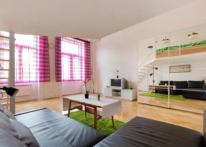 F4 Fiumei Apartment